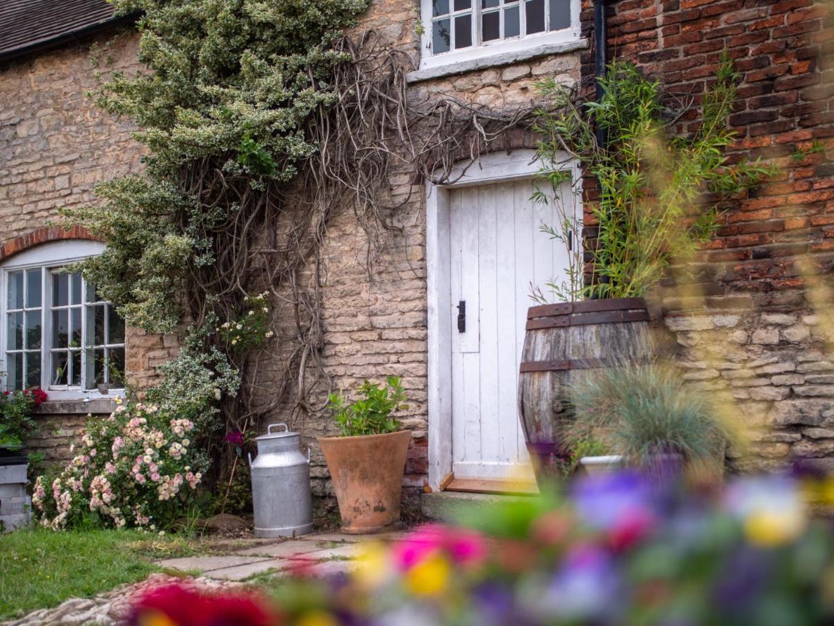 Country Cottage With Spa, Catering, Gardens, Nature Reserve Walks - Free Parking, Self Checkin Scunthorpe Exterior photo