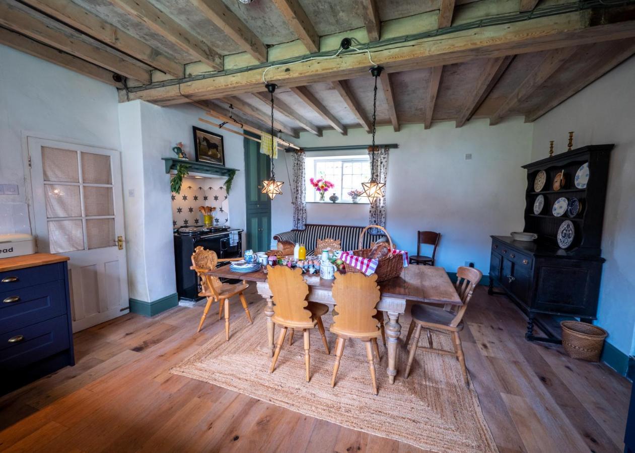 Country Cottage With Spa, Catering, Gardens, Nature Reserve Walks - Free Parking, Self Checkin Scunthorpe Exterior photo