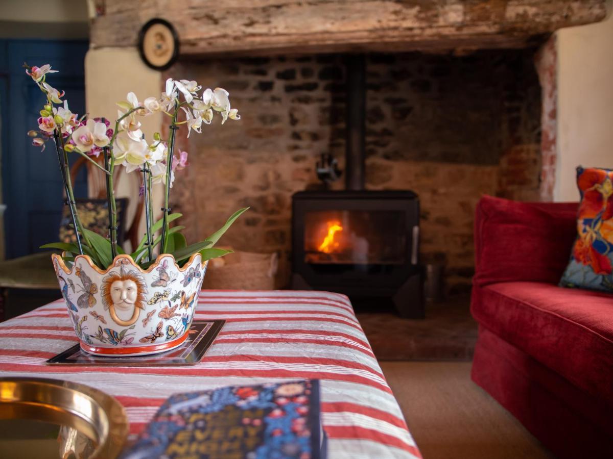 Country Cottage With Spa, Catering, Gardens, Nature Reserve Walks - Free Parking, Self Checkin Scunthorpe Exterior photo