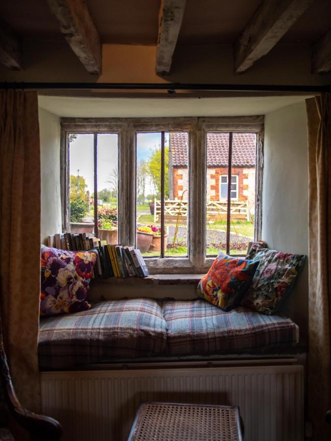 Country Cottage With Spa, Catering, Gardens, Nature Reserve Walks - Free Parking, Self Checkin Scunthorpe Exterior photo
